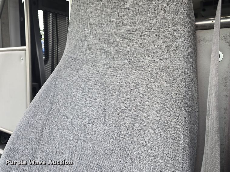 image for item DQ4421 2018 Senator II ST69923C shuttle bus