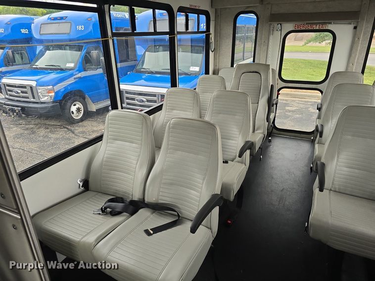 image for item DQ4421 2018 Senator II ST69923C shuttle bus