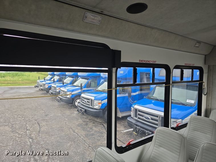 image for item DQ4421 2018 Senator II ST69923C shuttle bus