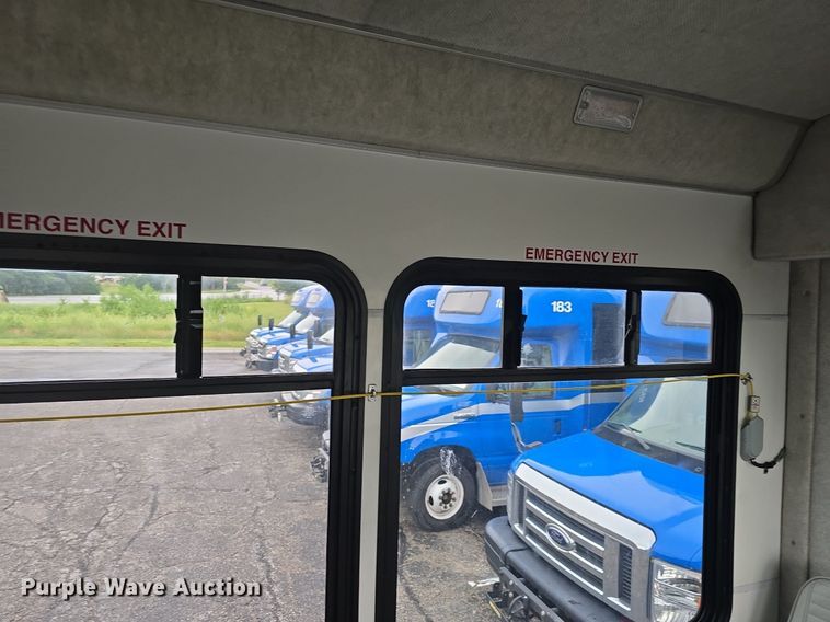 image for item DQ4421 2018 Senator II ST69923C shuttle bus