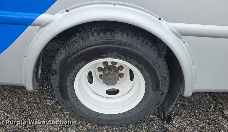 image for item DQ4421 2018 Senator II ST69923C shuttle bus