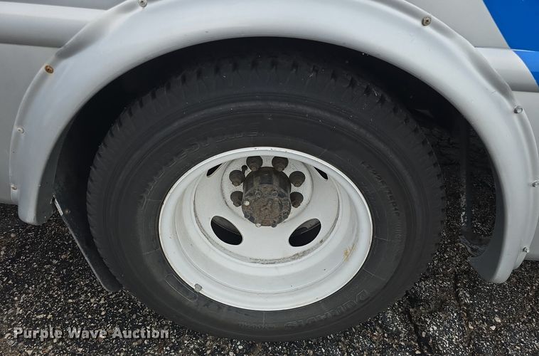 image for item DQ4421 2018 Senator II ST69923C shuttle bus