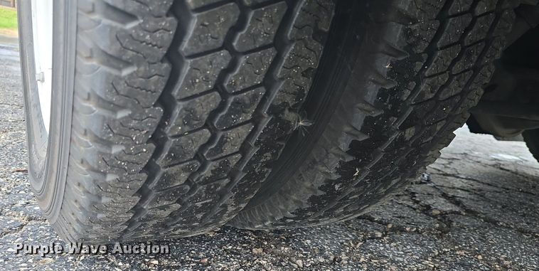 image for item DQ4421 2018 Senator II ST69923C shuttle bus