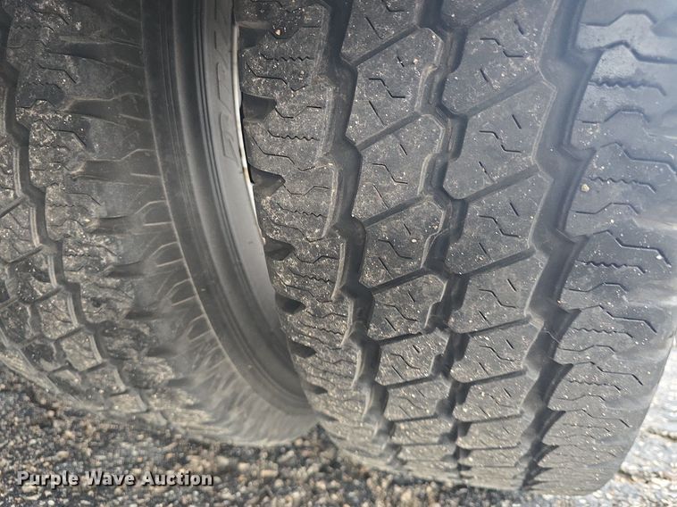 image for item DQ4421 2018 Senator II ST69923C shuttle bus