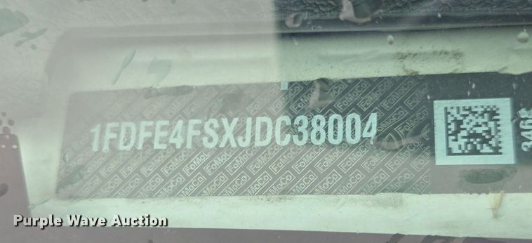 image for item DQ4421 2018 Senator II ST69923C shuttle bus