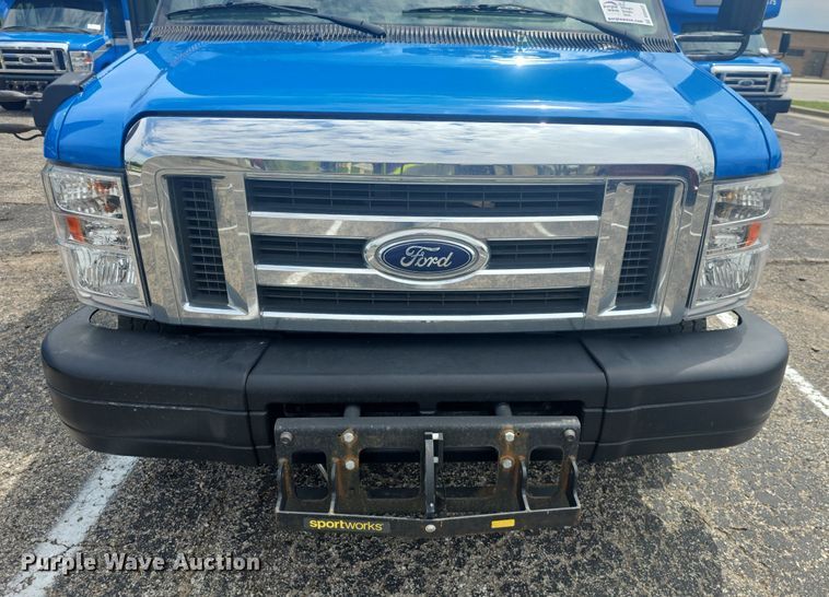 image for item DQ4422 2018 Senator II ST69941C shuttle bus