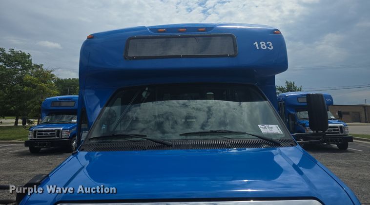 image for item DQ4422 2018 Senator II ST69941C shuttle bus