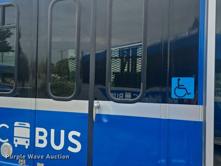 image for item DQ4422 2018 Senator II ST69941C shuttle bus