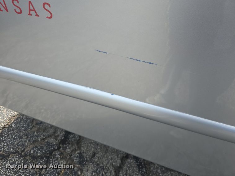 image for item DQ4422 2018 Senator II ST69941C shuttle bus