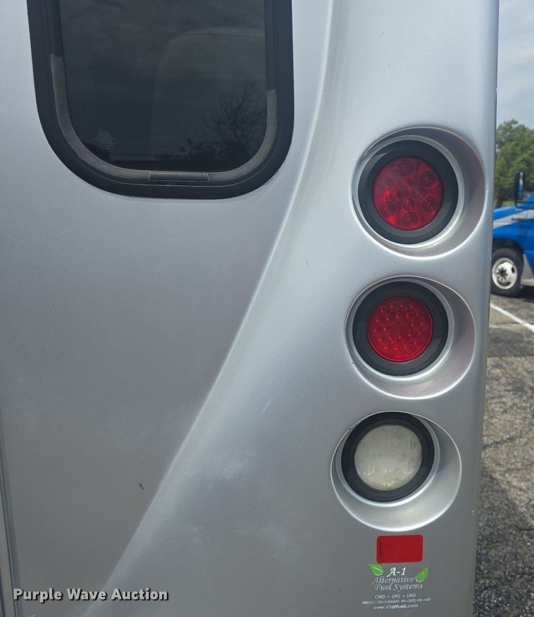 image for item DQ4422 2018 Senator II ST69941C shuttle bus