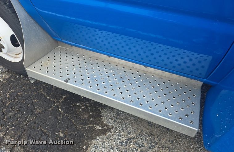 image for item DQ4422 2018 Senator II ST69941C shuttle bus