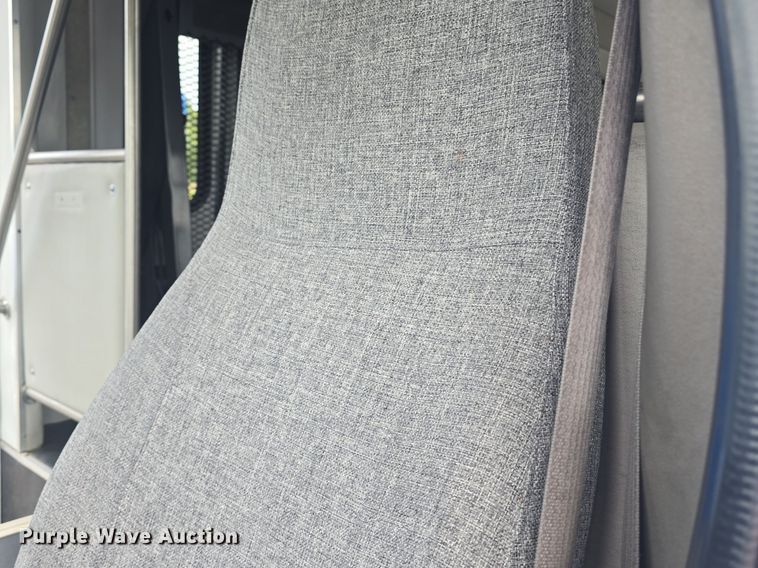 image for item DQ4422 2018 Senator II ST69941C shuttle bus