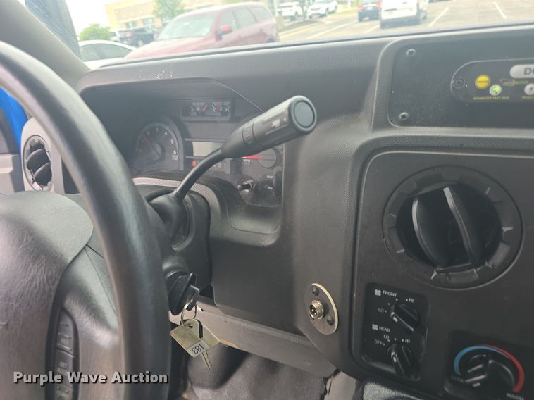 image for item DQ4422 2018 Senator II ST69941C shuttle bus