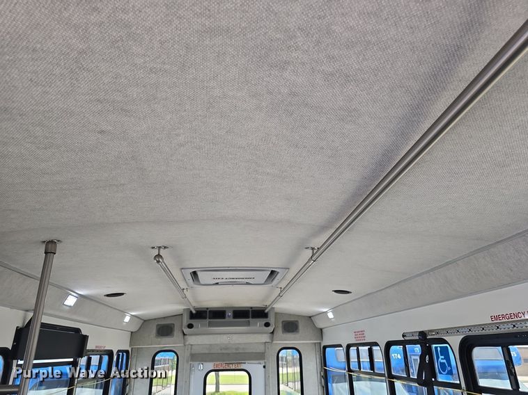 image for item DQ4422 2018 Senator II ST69941C shuttle bus