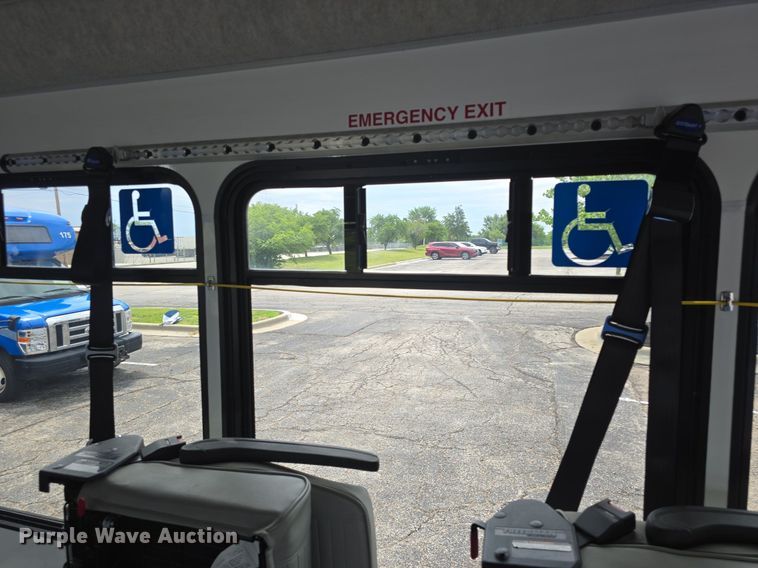 image for item DQ4422 2018 Senator II ST69941C shuttle bus