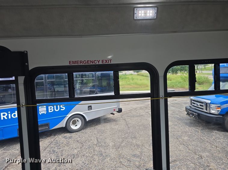 image for item DQ4422 2018 Senator II ST69941C shuttle bus