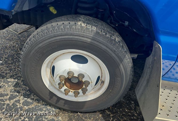 image for item DQ4422 2018 Senator II ST69941C shuttle bus