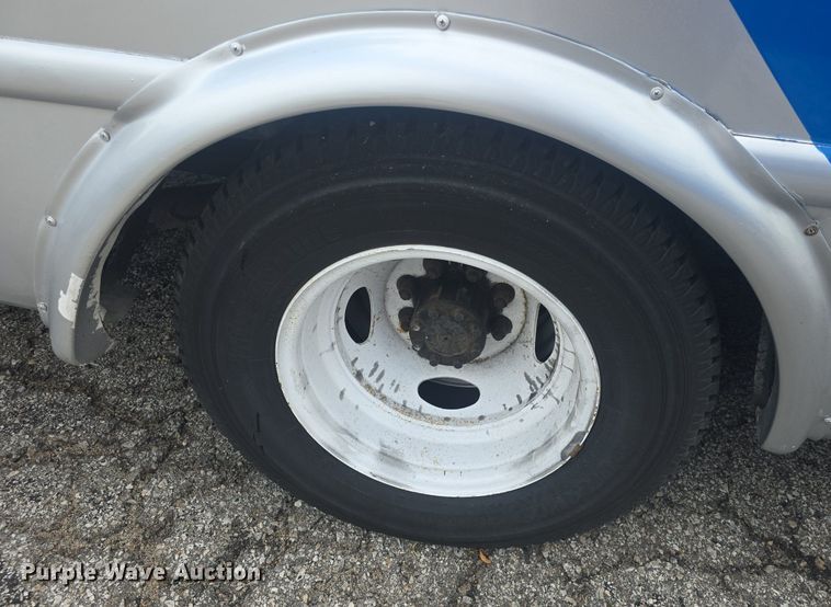 image for item DQ4422 2018 Senator II ST69941C shuttle bus