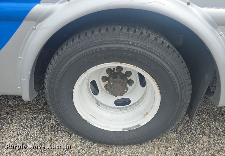 image for item DQ4422 2018 Senator II ST69941C shuttle bus