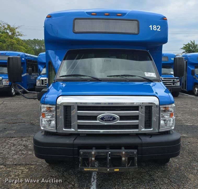 image for item DQ4423 2018 Senator II ST69941C shuttle bus