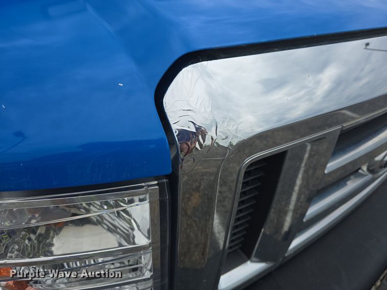 image for item DQ4423 2018 Senator II ST69941C shuttle bus