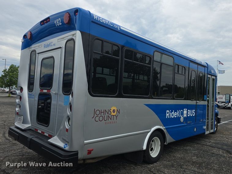 image for item DQ4423 2018 Senator II ST69941C shuttle bus