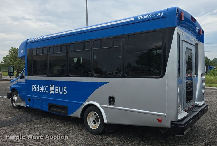 image for item DQ4423 2018 Senator II ST69941C shuttle bus