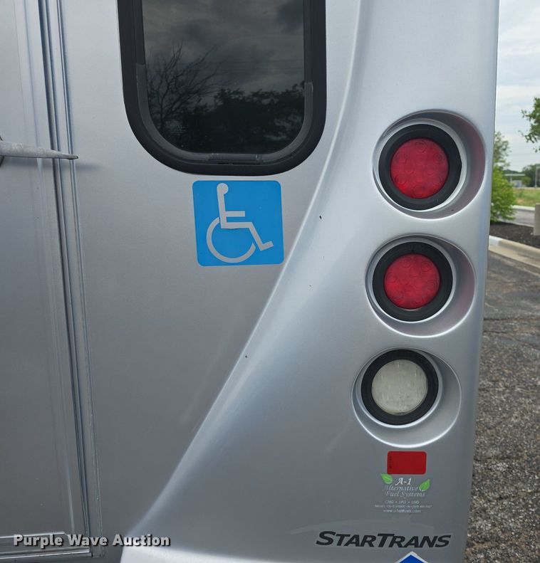 image for item DQ4423 2018 Senator II ST69941C shuttle bus