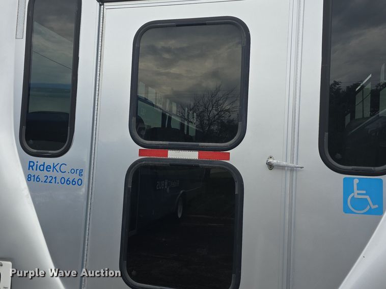 image for item DQ4423 2018 Senator II ST69941C shuttle bus