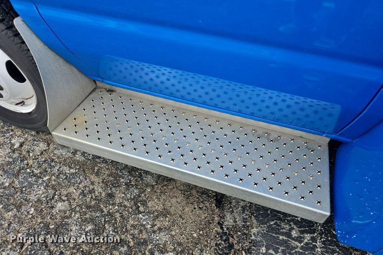 image for item DQ4423 2018 Senator II ST69941C shuttle bus