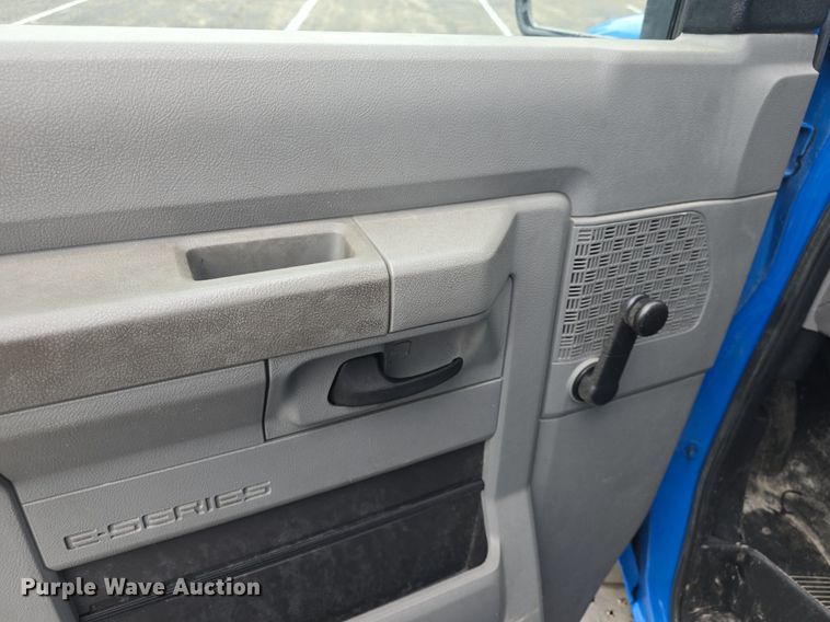 image for item DQ4423 2018 Senator II ST69941C shuttle bus