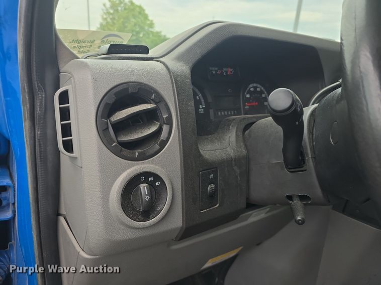 image for item DQ4423 2018 Senator II ST69941C shuttle bus