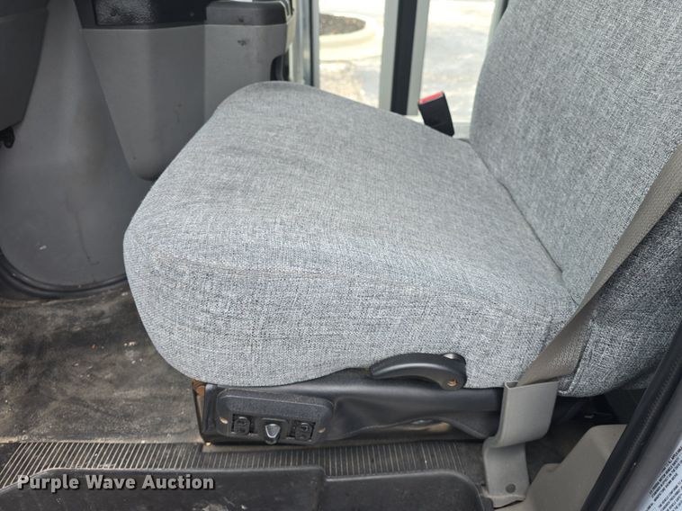 image for item DQ4423 2018 Senator II ST69941C shuttle bus