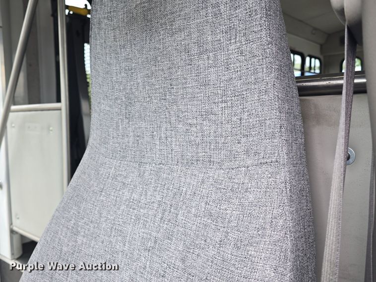 image for item DQ4423 2018 Senator II ST69941C shuttle bus