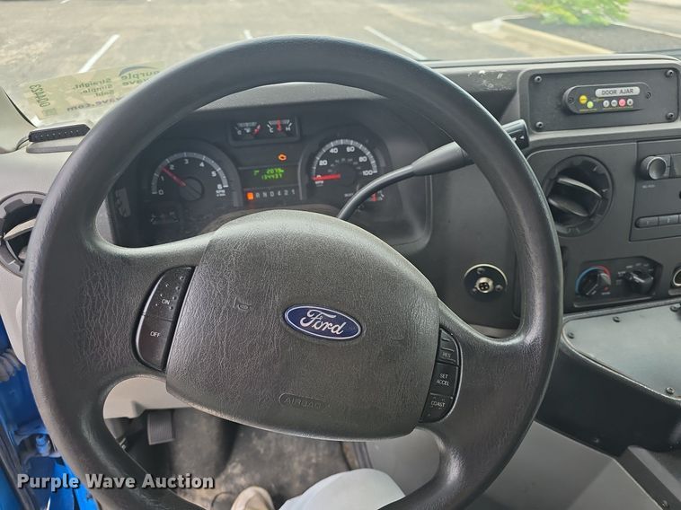 image for item DQ4423 2018 Senator II ST69941C shuttle bus