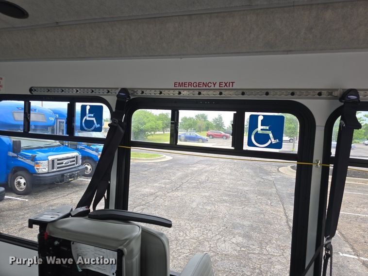 image for item DQ4423 2018 Senator II ST69941C shuttle bus