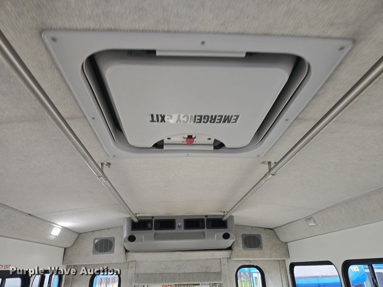 image for item DQ4423 2018 Senator II ST69941C shuttle bus