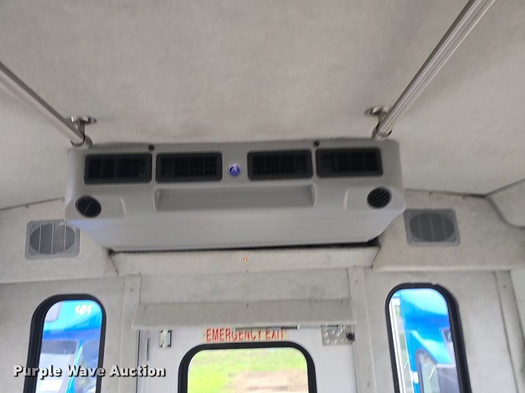 image for item DQ4423 2018 Senator II ST69941C shuttle bus