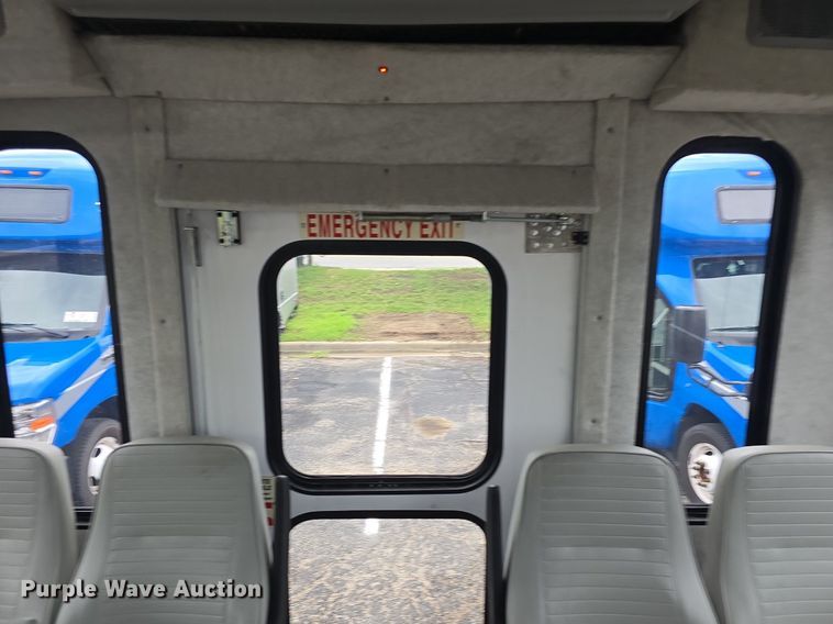 image for item DQ4423 2018 Senator II ST69941C shuttle bus