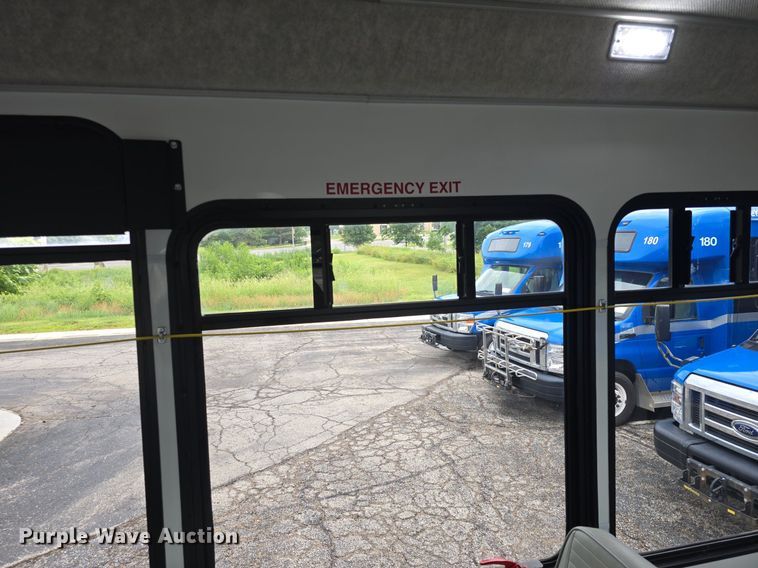 image for item DQ4423 2018 Senator II ST69941C shuttle bus