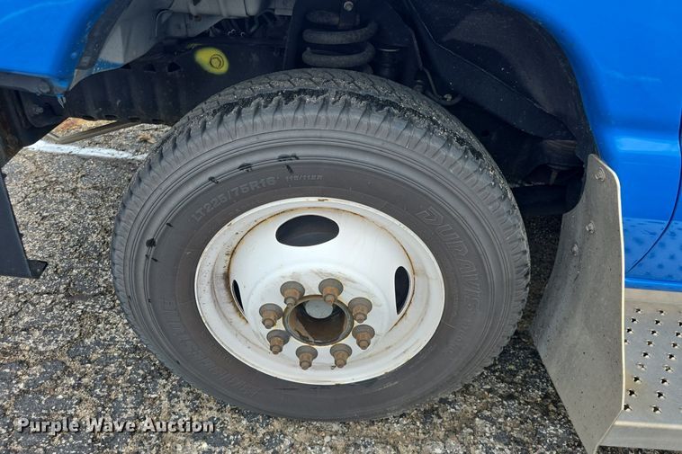 image for item DQ4423 2018 Senator II ST69941C shuttle bus