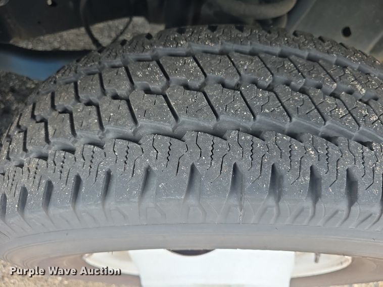 image for item DQ4423 2018 Senator II ST69941C shuttle bus