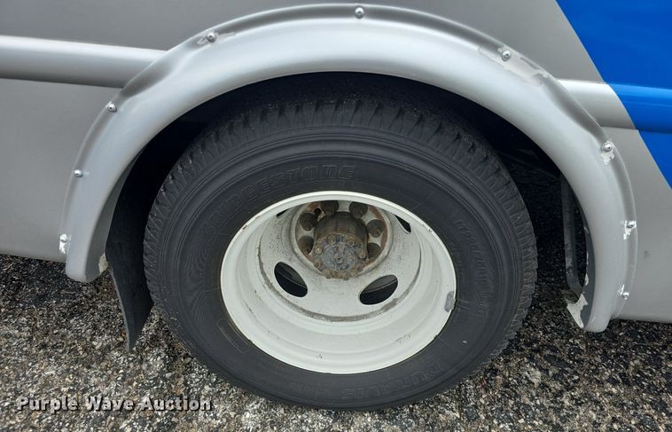 image for item DQ4423 2018 Senator II ST69941C shuttle bus