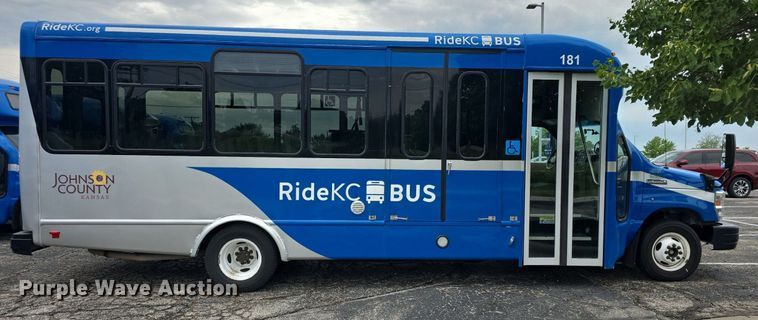 image for item DQ4424 2018 Senator II ST69923C shuttle bus