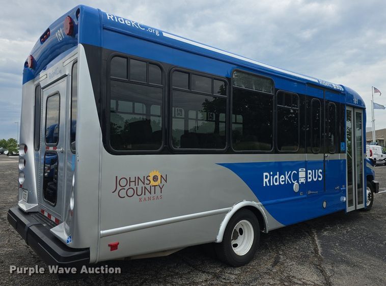 image for item DQ4424 2018 Senator II ST69923C shuttle bus