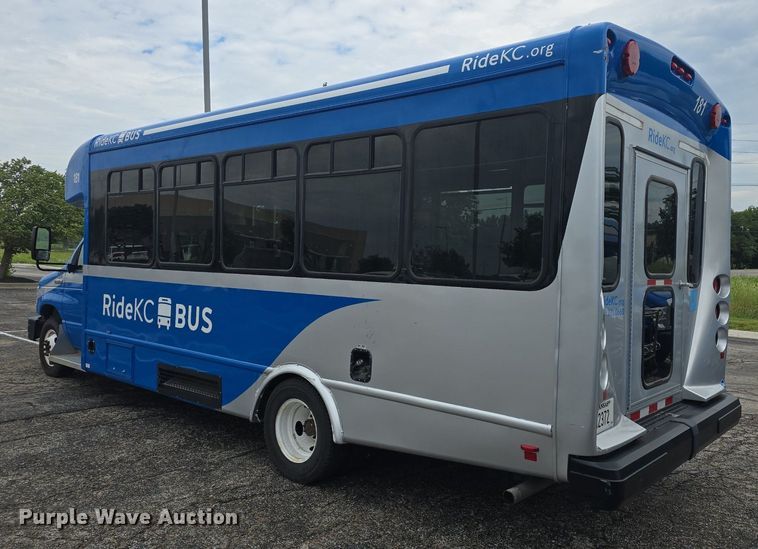 image for item DQ4424 2018 Senator II ST69923C shuttle bus