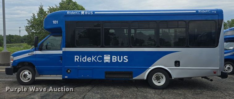 image for item DQ4424 2018 Senator II ST69923C shuttle bus