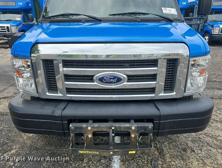 image for item DQ4424 2018 Senator II ST69923C shuttle bus