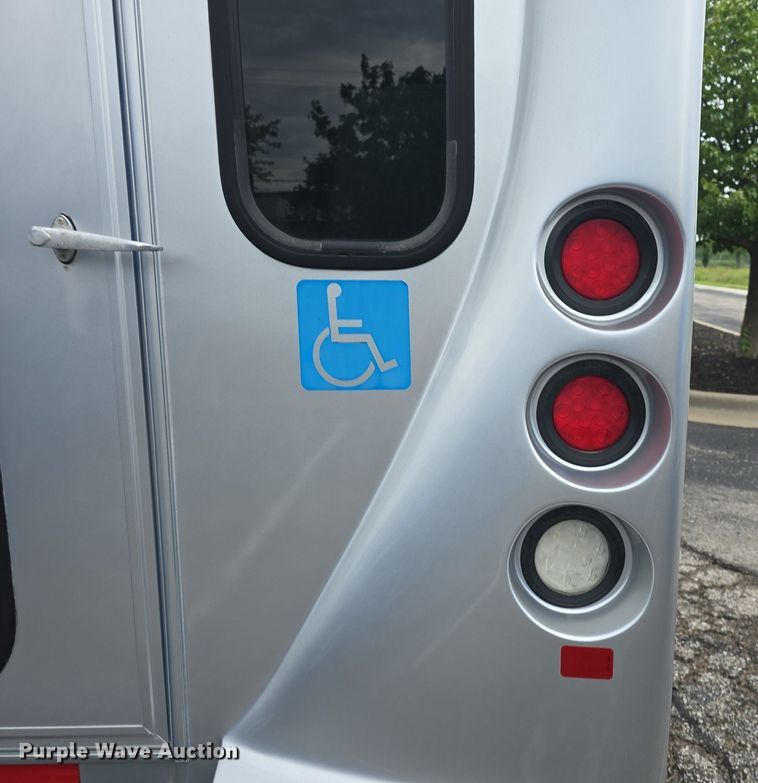 image for item DQ4424 2018 Senator II ST69923C shuttle bus