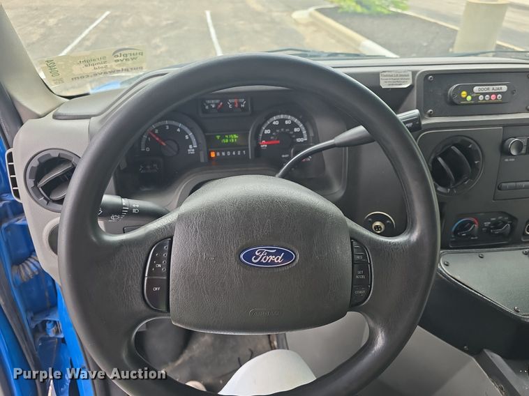 image for item DQ4424 2018 Senator II ST69923C shuttle bus